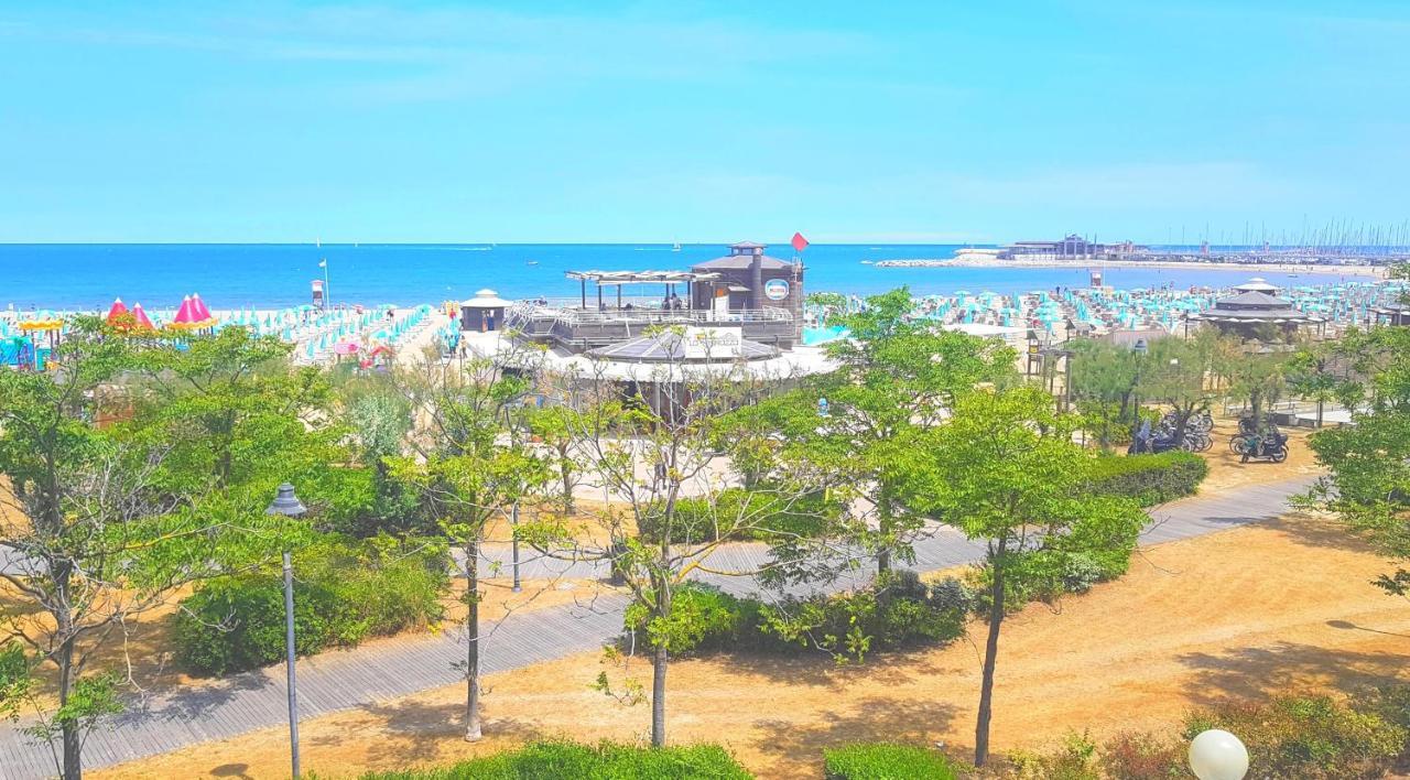 Hotel Paloma Beach Front Chiringuitos Time 리미니 외부 사진