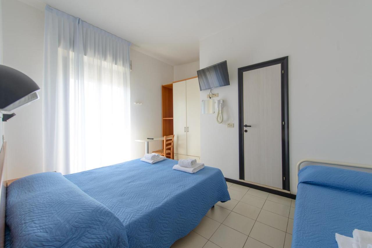 Hotel Paloma Beach Front Chiringuitos Time 리미니 외부 사진