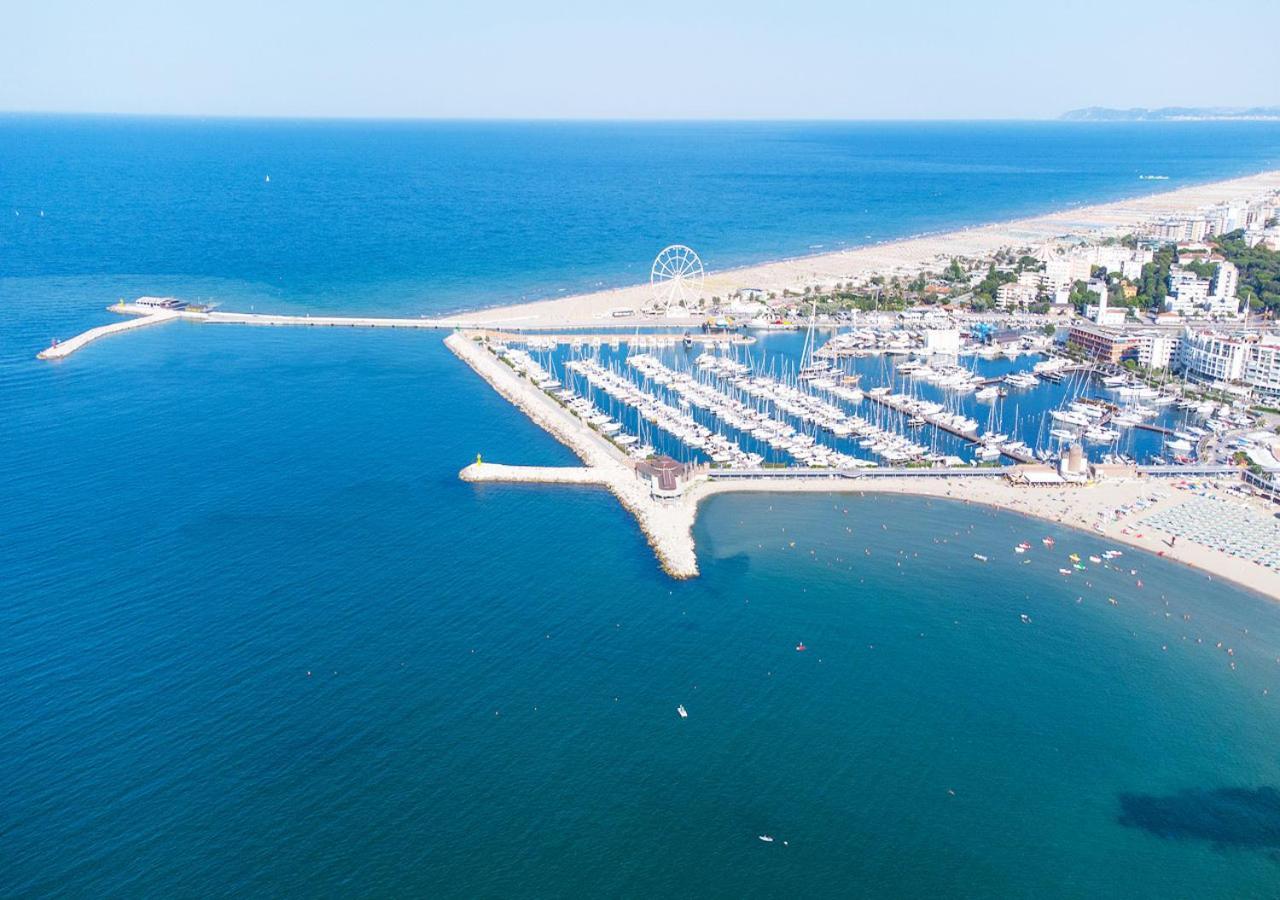 Hotel Paloma Beach Front Chiringuitos Time 리미니 외부 사진