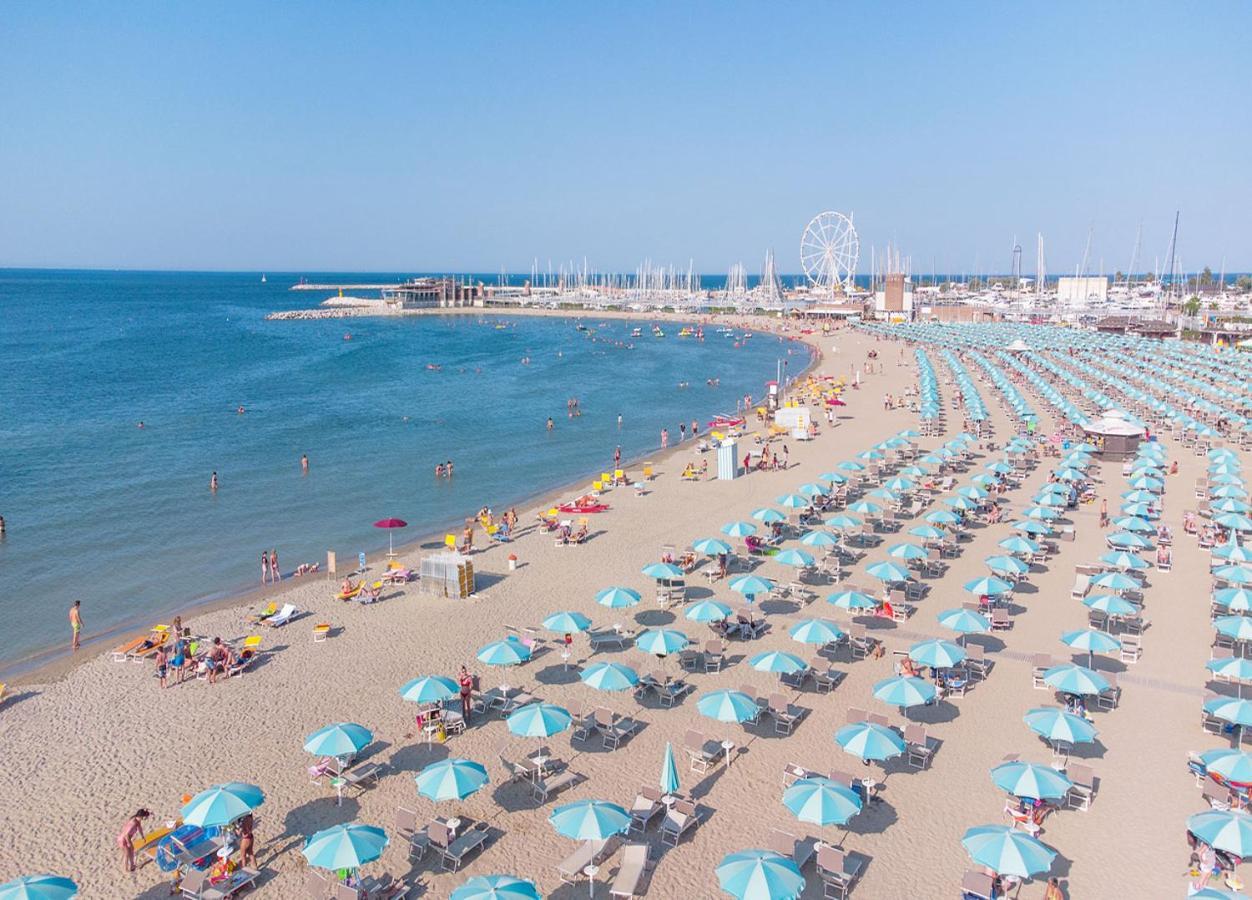 Hotel Paloma Beach Front Chiringuitos Time 리미니 외부 사진