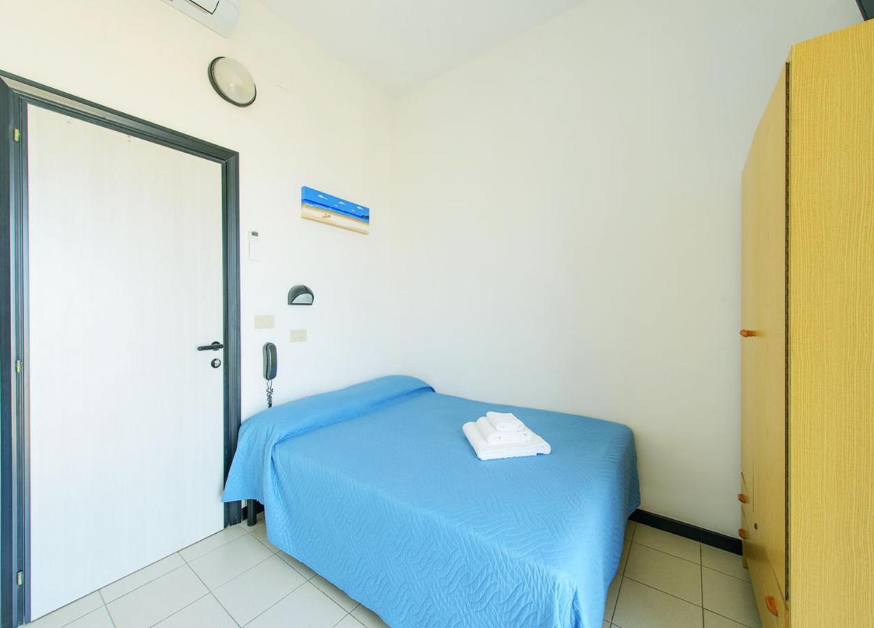 Hotel Paloma Beach Front Chiringuitos Time 리미니 외부 사진