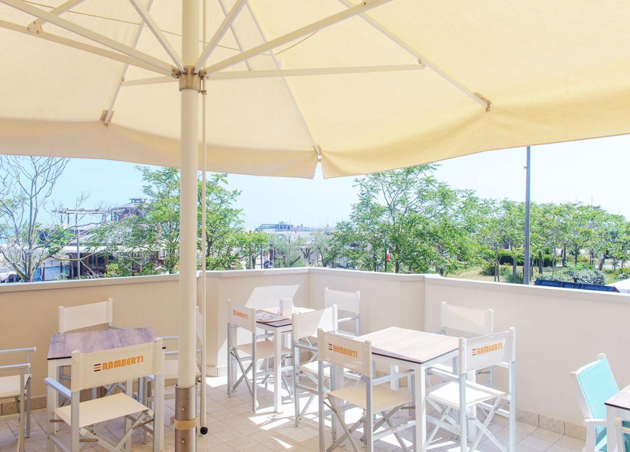 Hotel Paloma Beach Front Chiringuitos Time 리미니 외부 사진