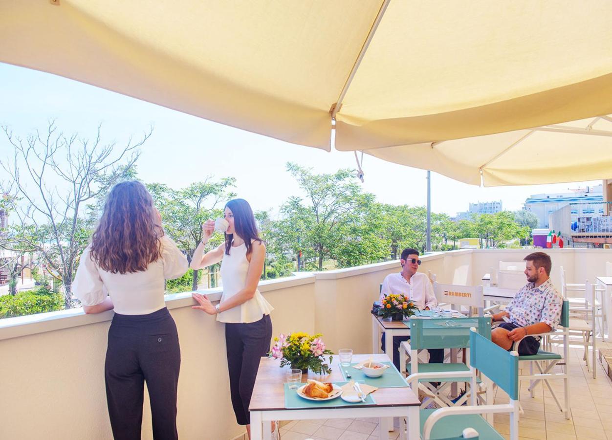 Hotel Paloma Beach Front Chiringuitos Time 리미니 외부 사진
